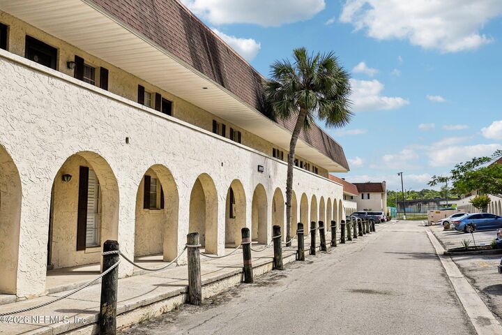 Property Photo:  1735 El Camino Road 2  FL 32216 