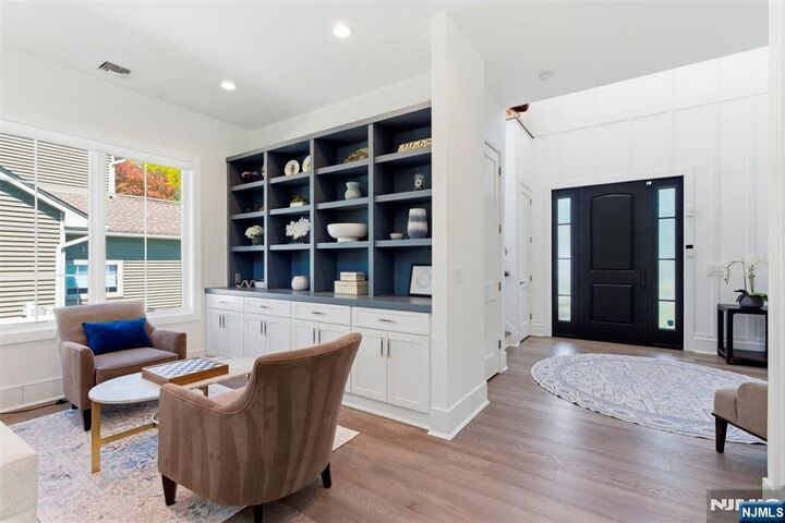 Property Photo:  44 Crestwood Drive  NJ 07452 