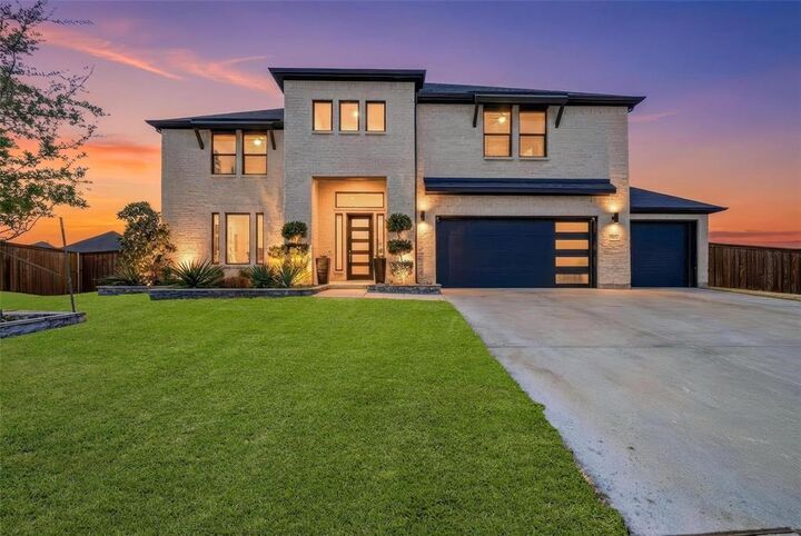 Property Photo:  9917 Clover Forest Court  TX 75035 