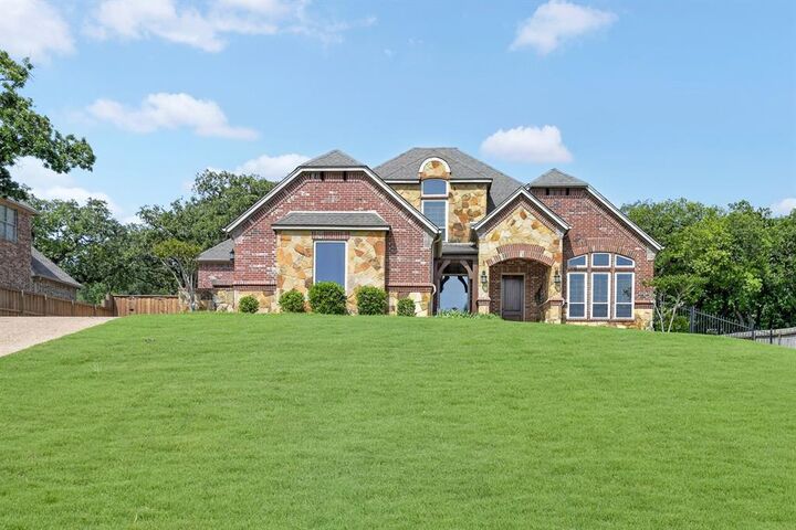 Property Photo: 12601 Indian Creek Drive TX 76179