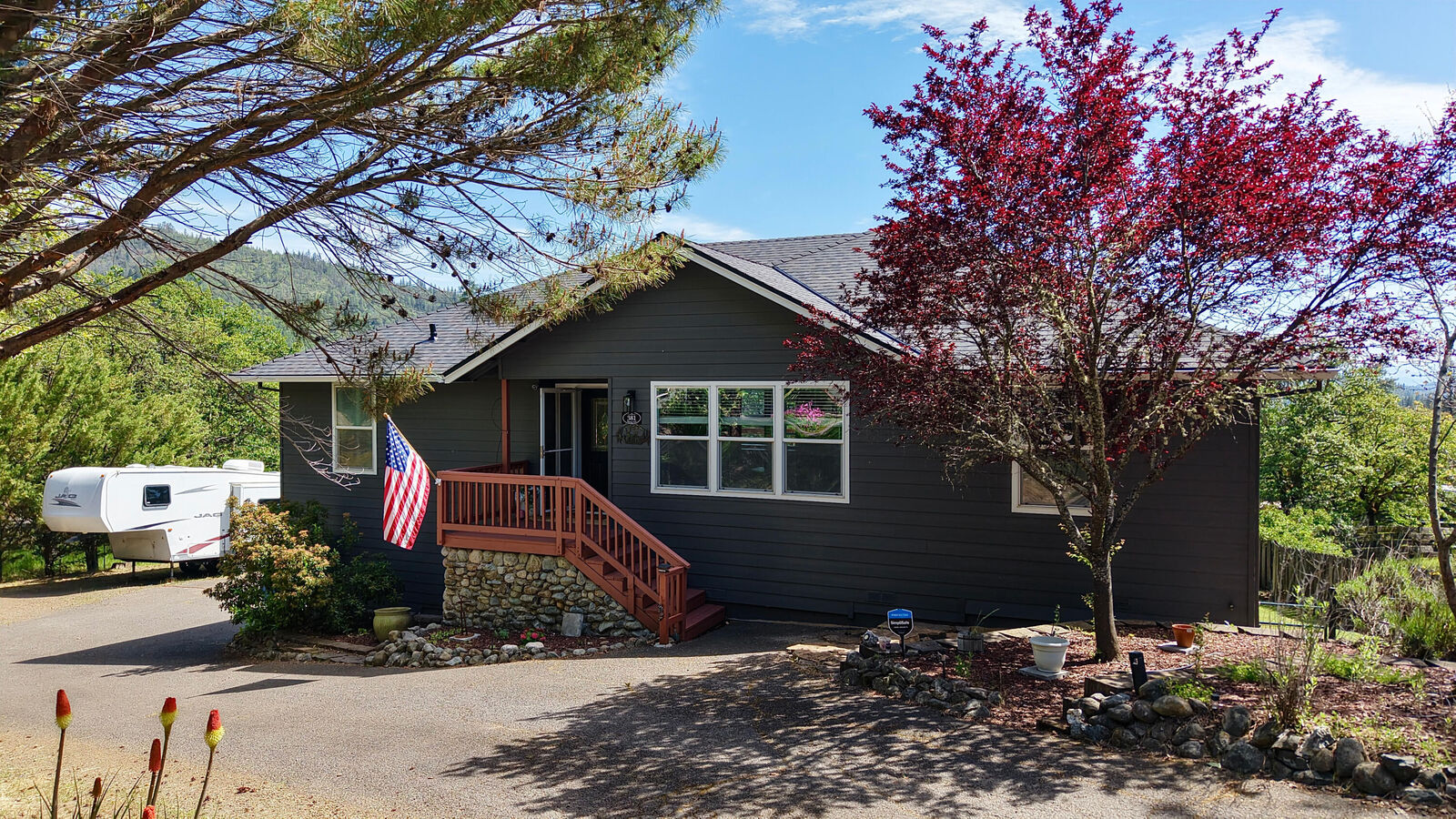 Property Photo:  381 Pinetop Terrace  OR 97539 