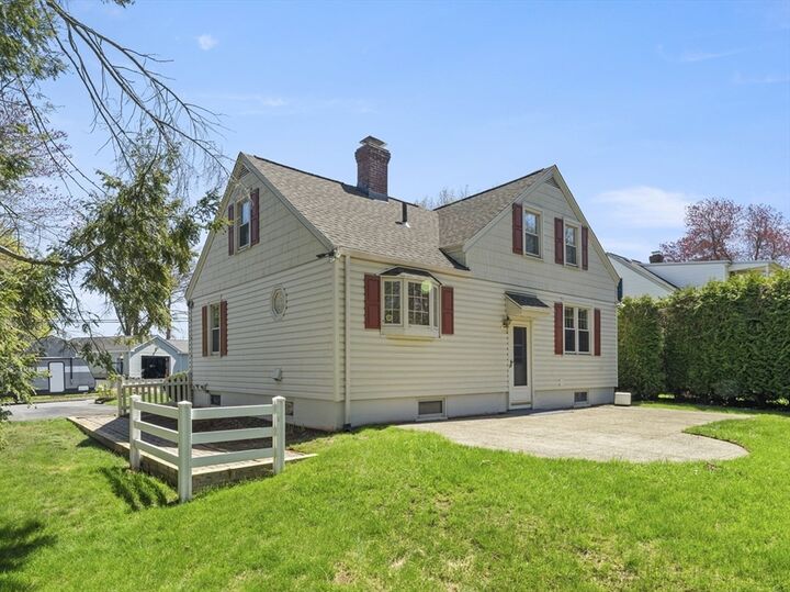 Property Photo: 33 Hapgood Rd MA 01605