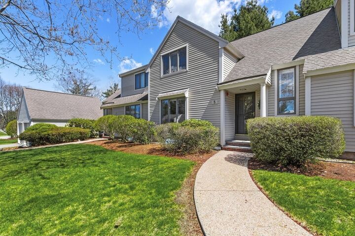 Property Photo: 5 Niblick Way 5 MA 01864