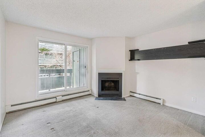 Property Photo:  315 Southampton Drive SW 3202  AB T2W 2T6 