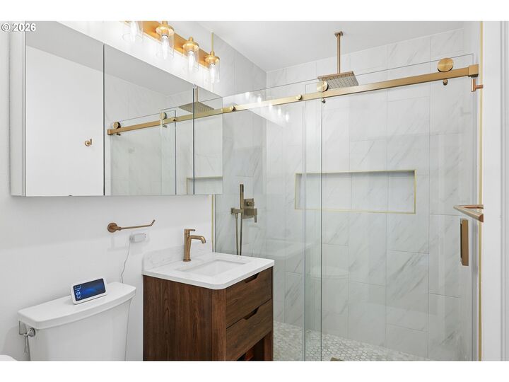 Property Photo:  2730 SW Old Orchard Rd  OR 97201 