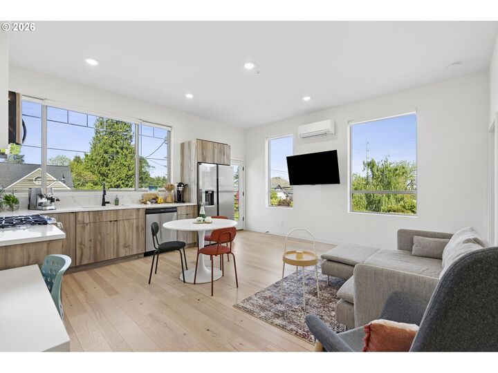 Property Photo:  6610 N Greenwich Ave 5  OR 97217 