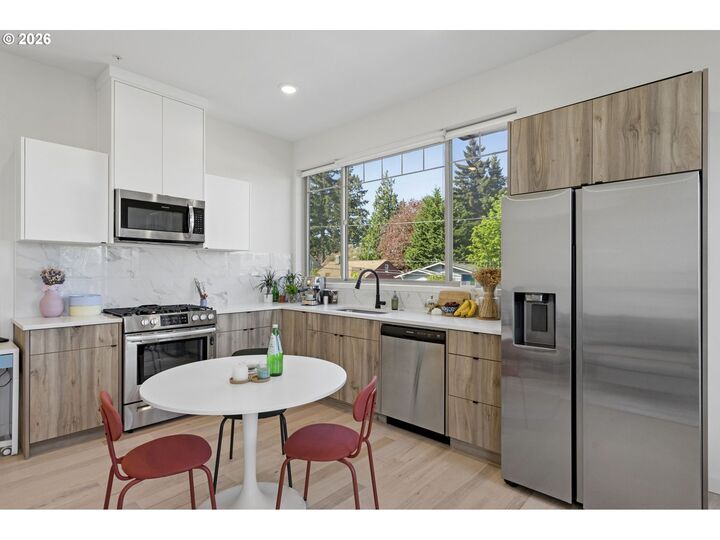 Property Photo:  6610 N Greenwich Ave 5  OR 97217 