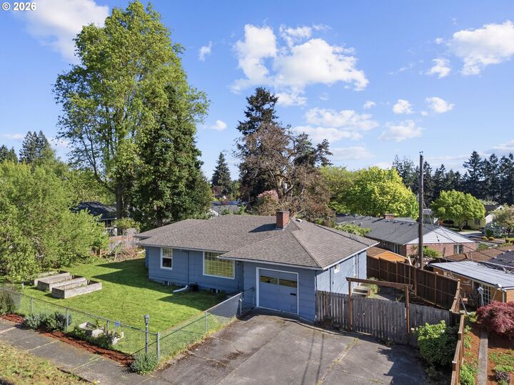 Property Photo:  303 NW Hazel Dell Way  WA 98665 