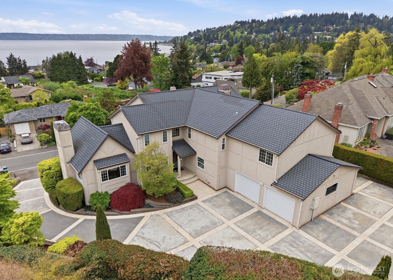 Property Photo:  18124  Riviera Place SW  WA 98166 