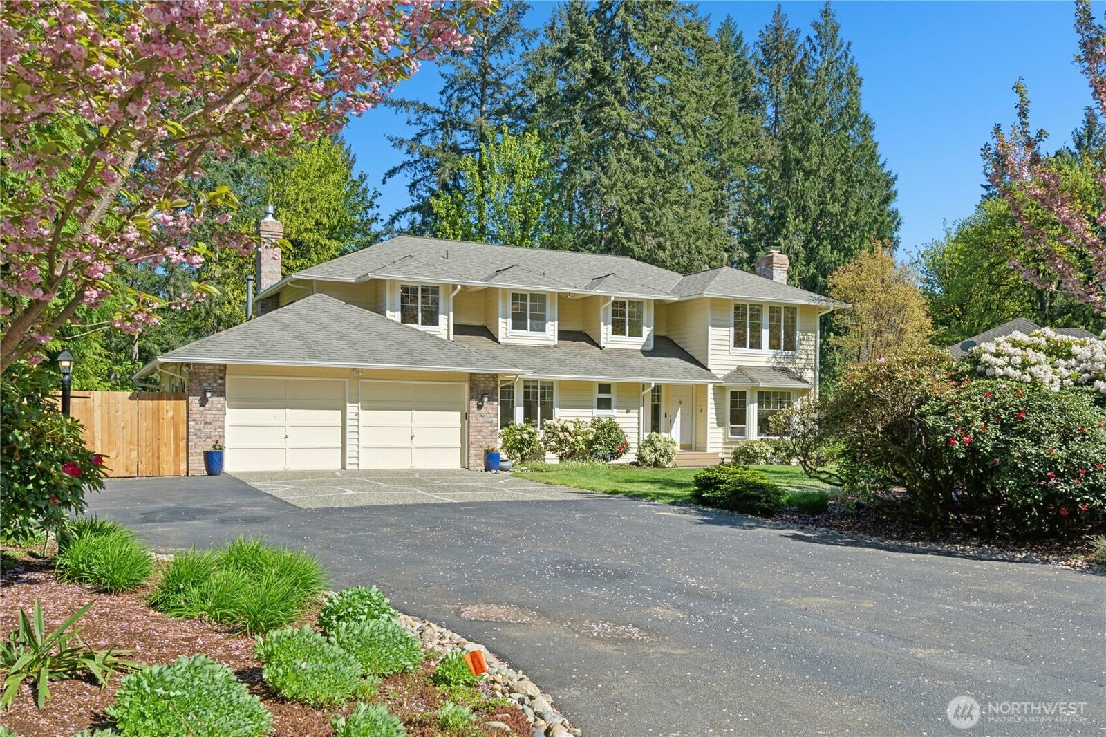 Property Photo:  19924  163rd Avenue NE  WA 98072 