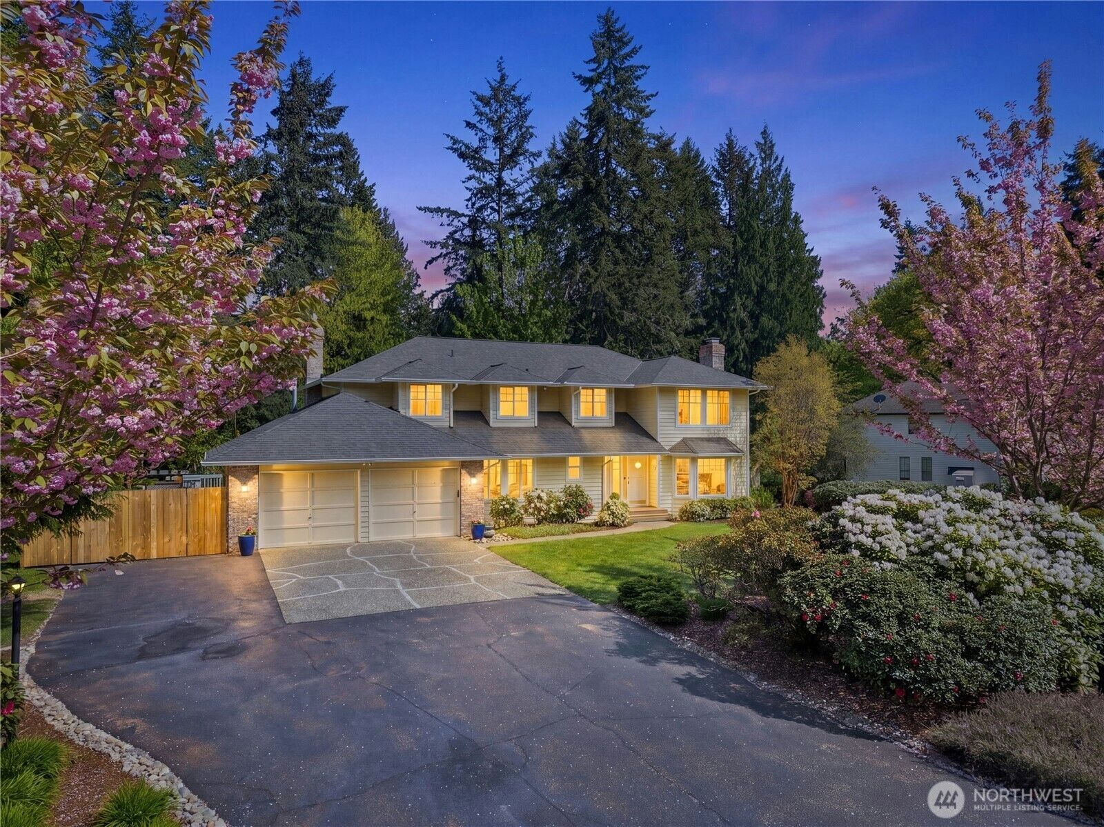 Property Photo:  19924  163rd Avenue NE  WA 98072 