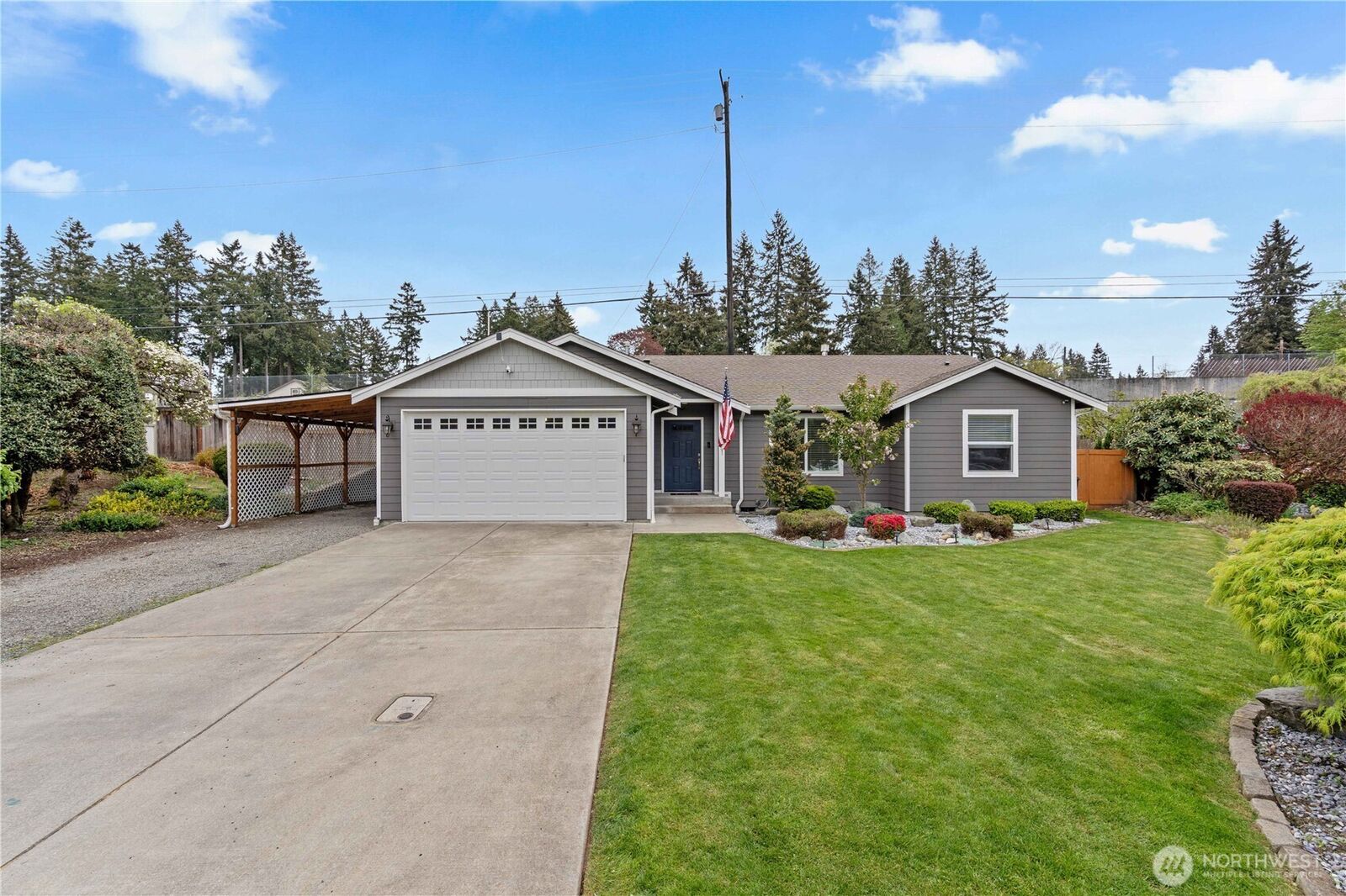 Property Photo: 11831 93rd Avenue Ct E WA 98373