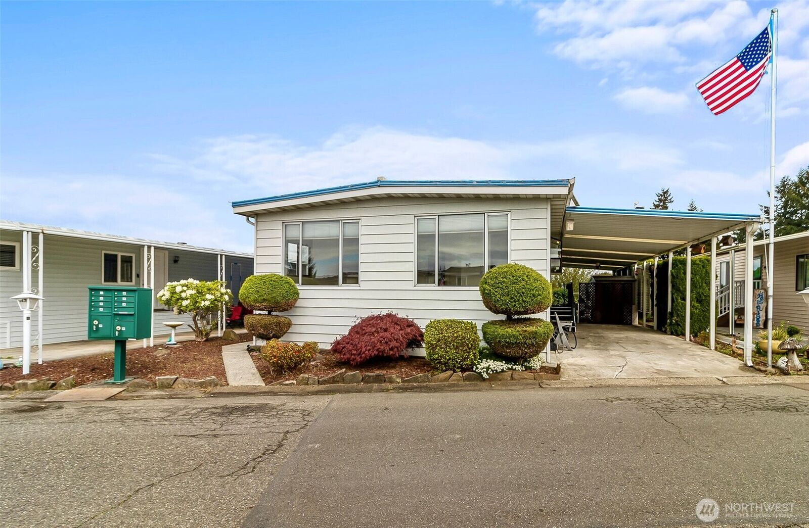 Property Photo:  1415  84th Street SE 143  WA 98208 