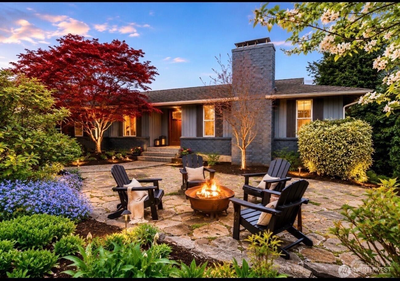 Property Photo: 12928 77th Place SE WA 98290