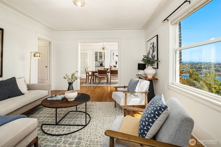 Property Photo:  1902  Bigelow Avenue N 403  WA 98109 