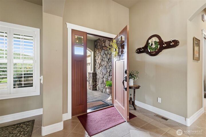 Property Photo:  8820  Braeburn Loop  WA 98903 