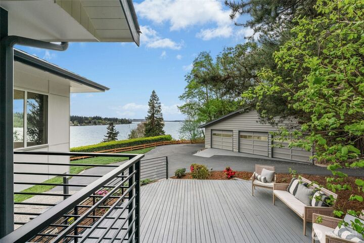 Property Photo:  8953 NE 116th Place  WA 98034 