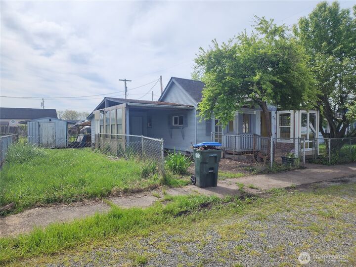 Property Photo:  241 SW 10th Street  WA 98532 
