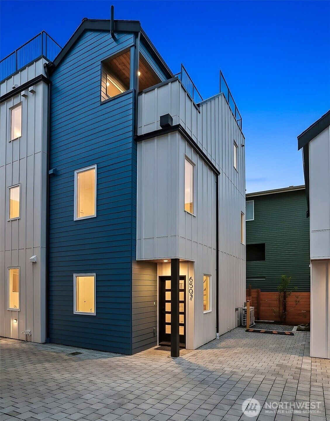 Property Photo:  6507  19th Avenue NW  WA 98117 