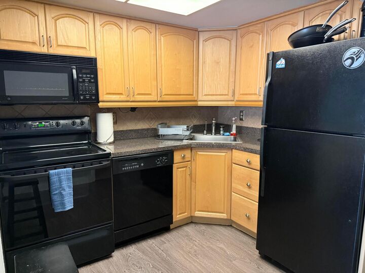 Property Photo:  1110 N Riverside Drive 9  FL 33062 