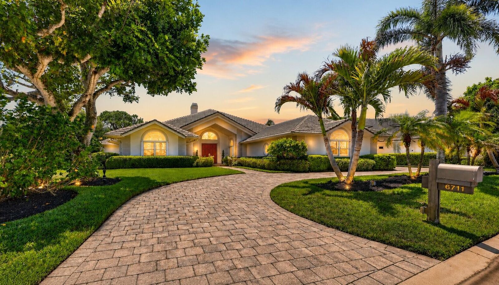 Property Photo:  6711 SE Barrington Drive  FL 34997 