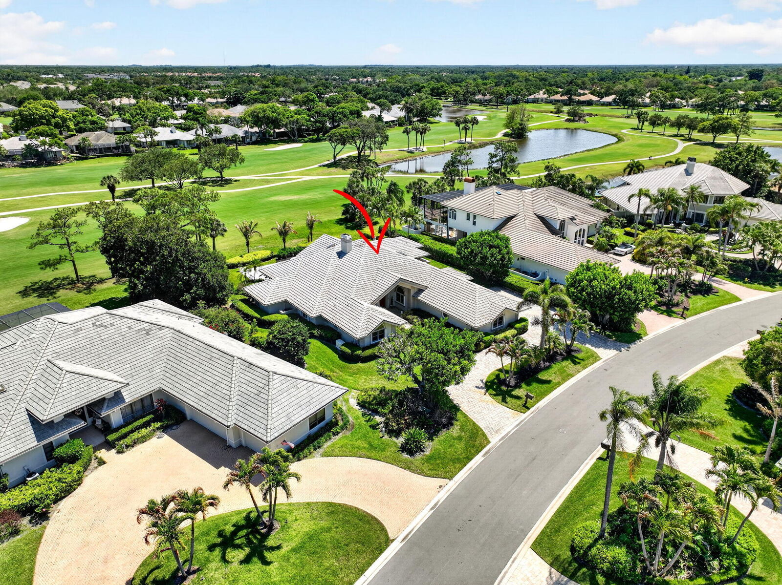 Property Photo: 6711 SE Barrington Drive FL 34997
