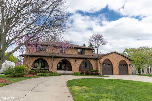 Property Photo:  37900 Saddle Lane  MI 48036 
