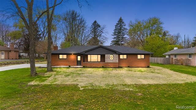 Property Photo:  6141 Paramus  MI 48346 