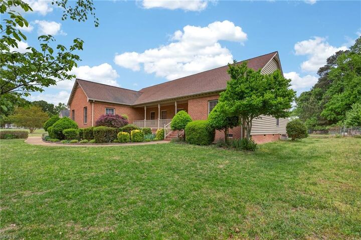 Property Photo:  105 Skimino Landing Dr  VA 23188 