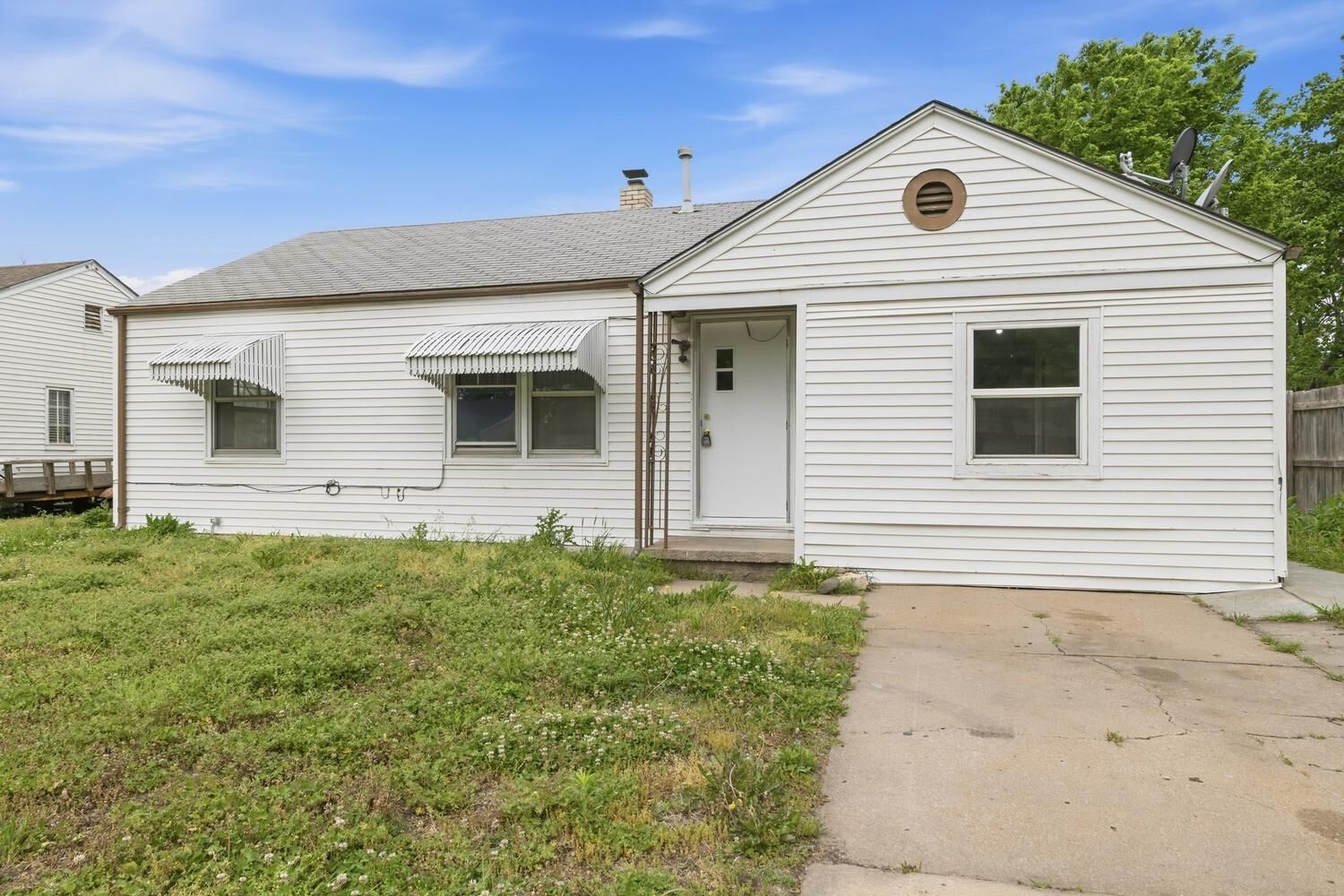 Property Photo:  2531 S Washington Ave  KS 67216 