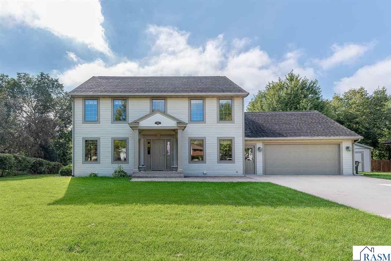 Property Photo:  208 Chancery Lane  MN 56001 