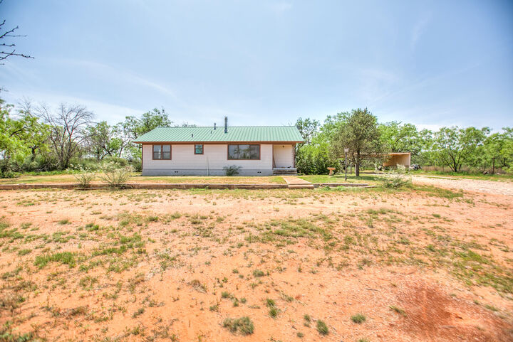 Property Photo:  1001 Mesquite Street  TX 76933 