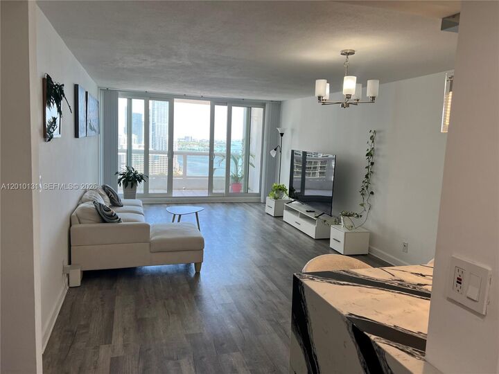 Property Photo:  1717 N Bayshore Dr A-3039  FL 33132 