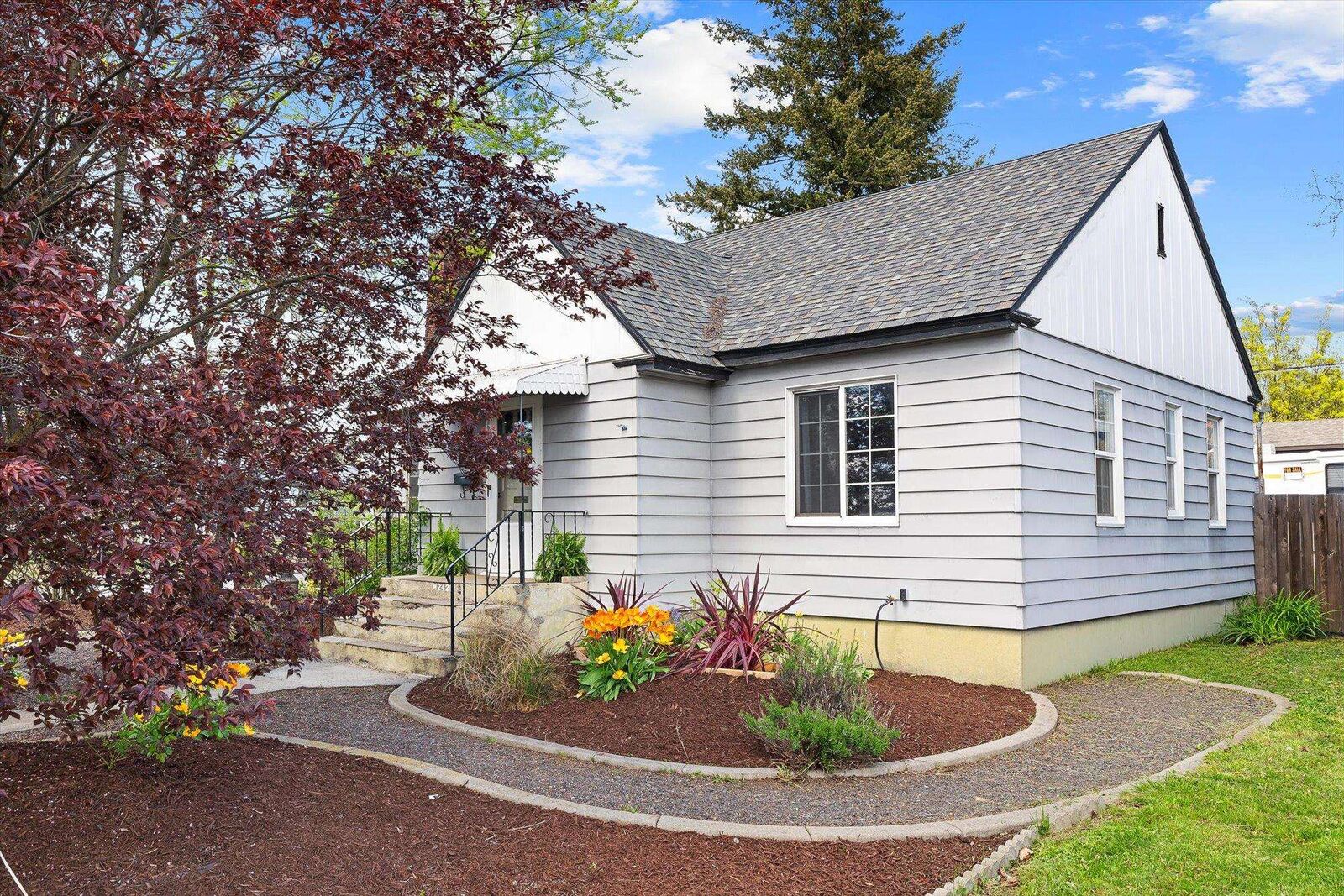 Property Photo:  2428 W Euclid Ave  WA 99205 