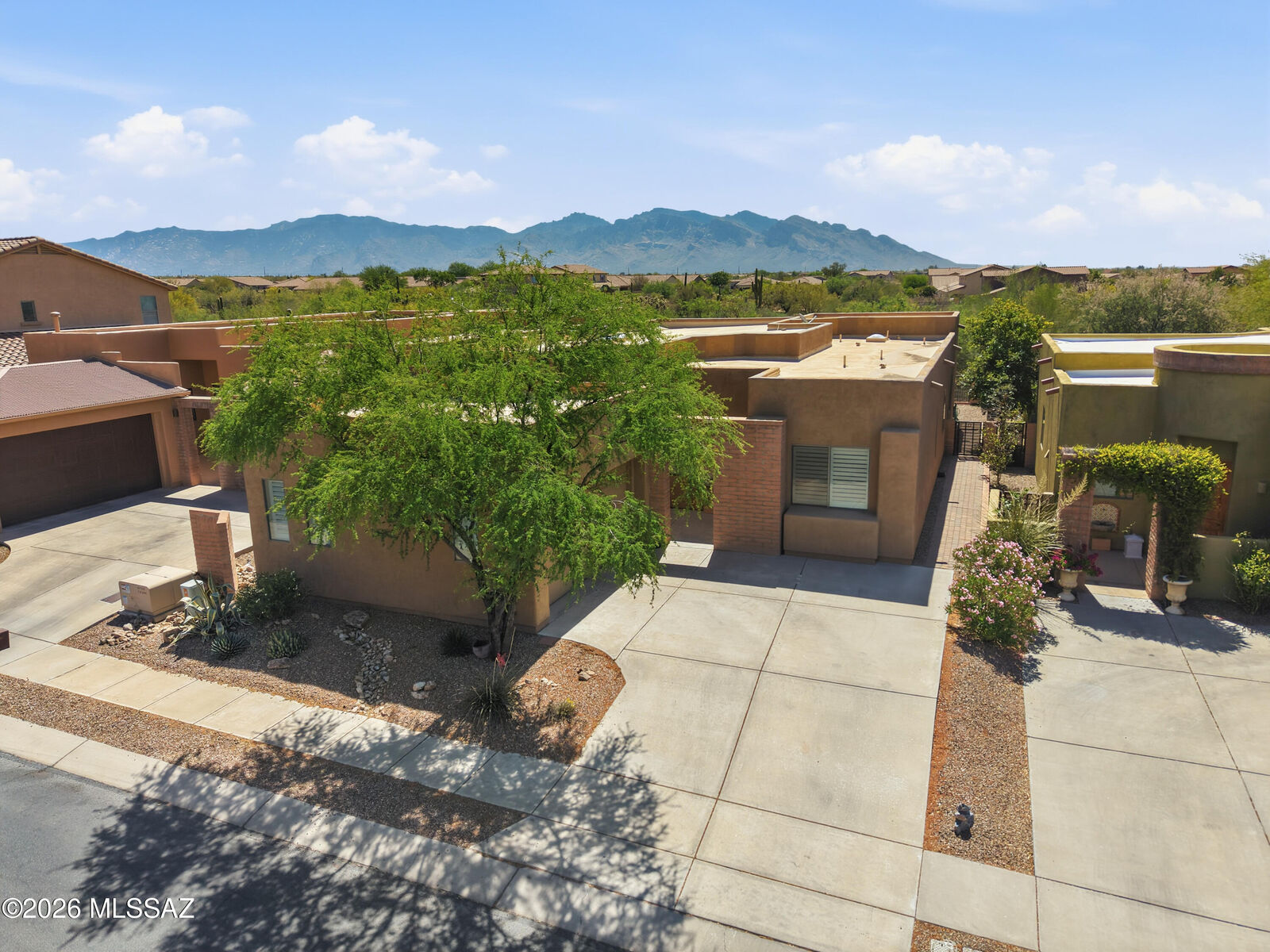 Property Photo:  11532 N Moon Ranch Place  AZ 85658 