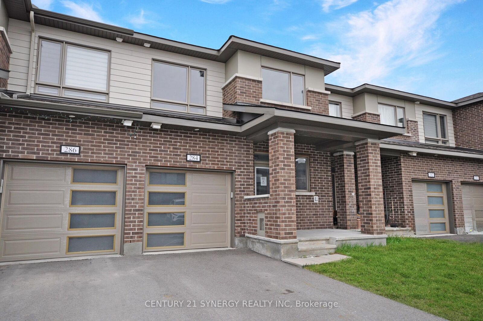 Property Photo: 284 Ormiston Crescent ON K2J 7E4