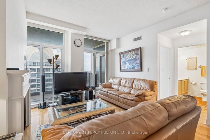 Property Photo:  1 Rean Drive 2703  ON M2K 3C1 