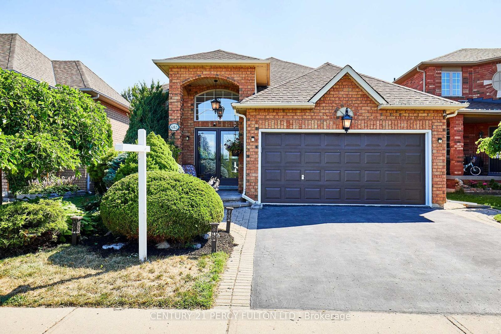 Property Photo:  483 Ormond Drive  ON L1K 2L8 