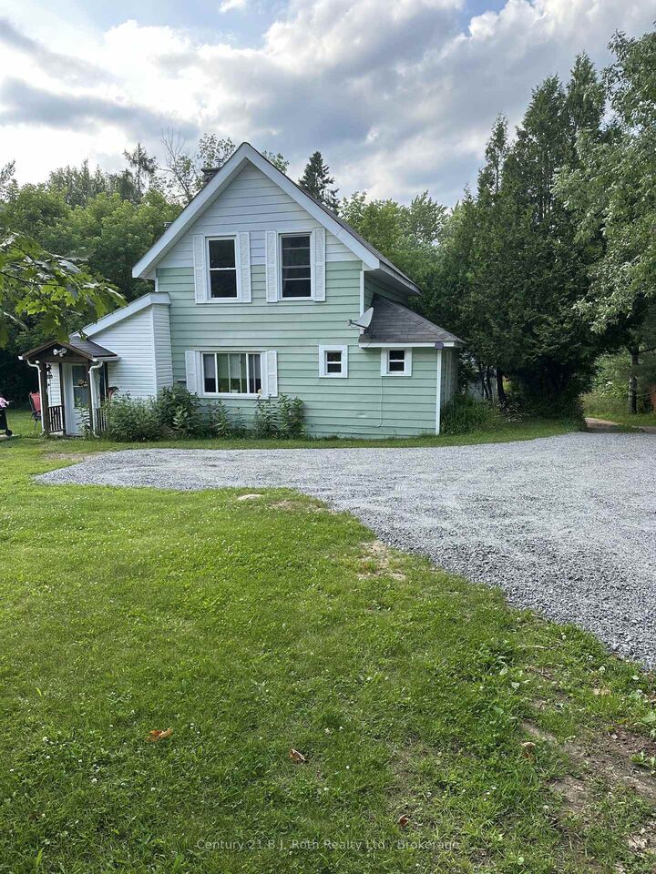Property Photo: 4 Stocking Lane ON P1H 1V4