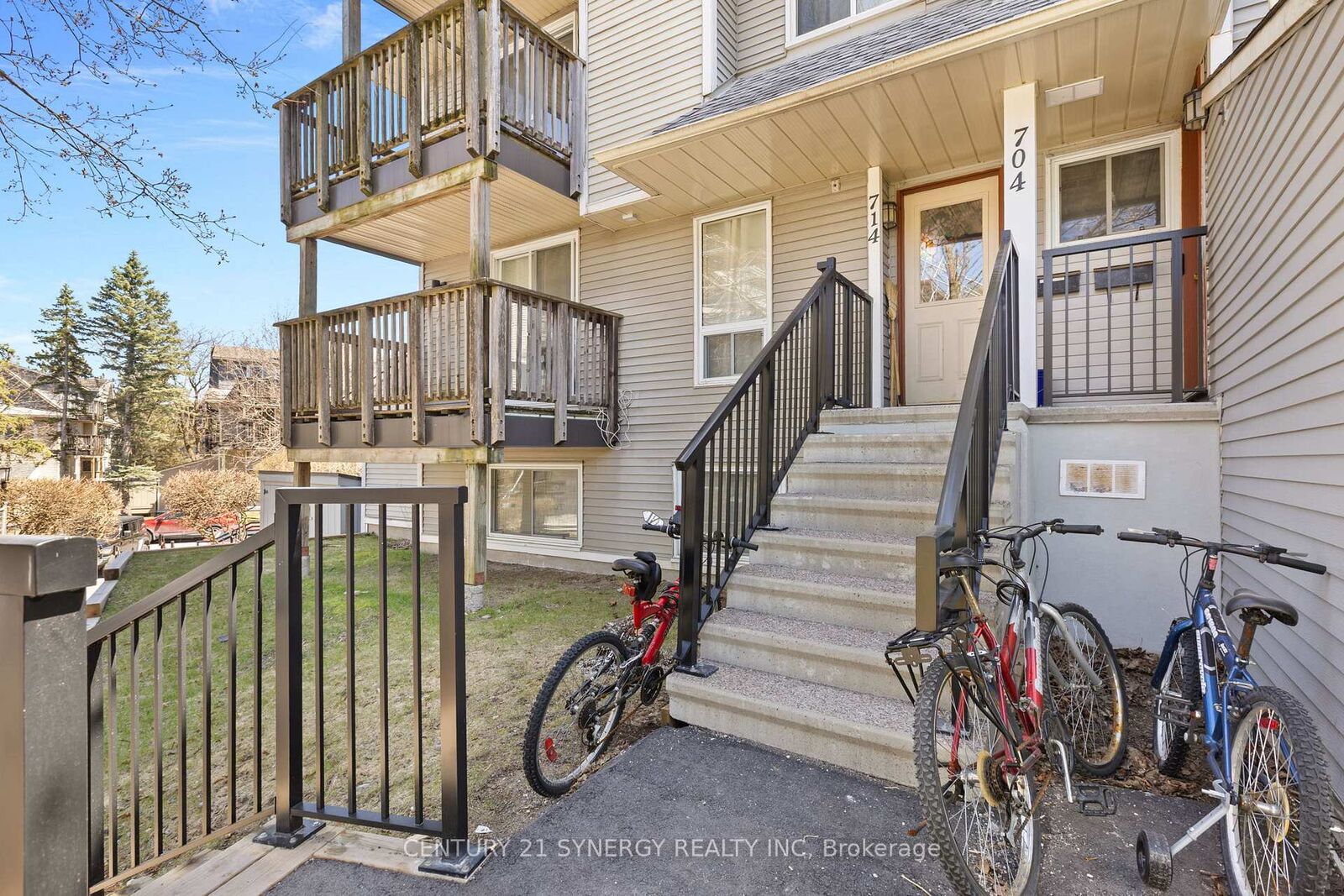 Property Photo:  714 Tanguay Court  ON K2L 3X2 