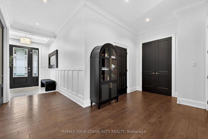 Property Photo: 6 Grayson Road ON L1Z 1E4