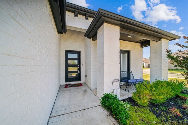 Property Photo: 10102 S 230th East Avenue OK 74014