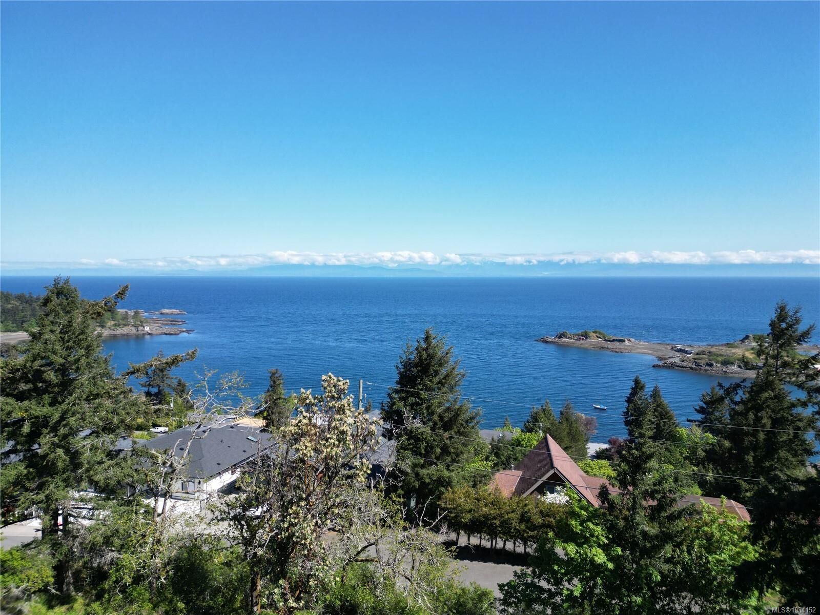 Property Photo: 3845 Sundown Dr BC V9T 4R1