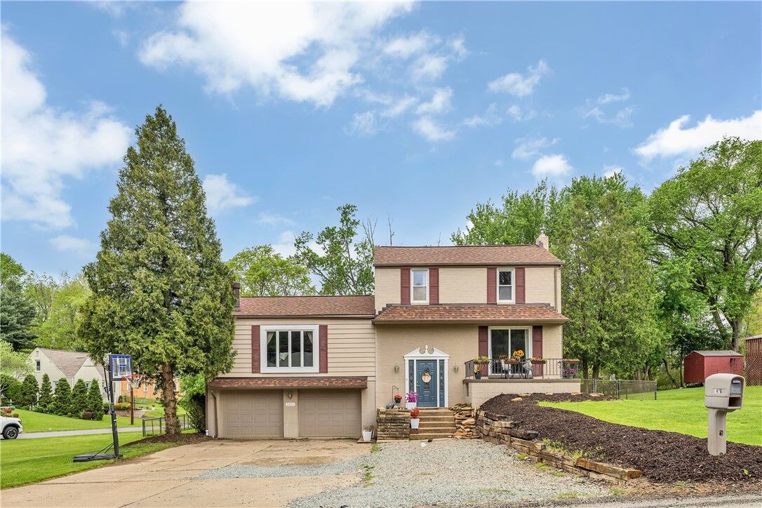Property Photo:  3416 Sterling Dr  PA 15102 