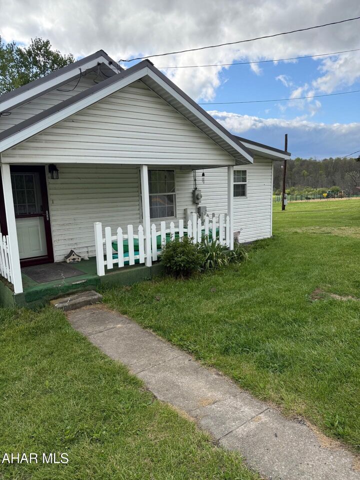 Property Photo: 12037 Dunnings Highway PA 16655