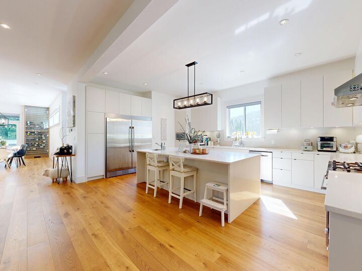 Property Photo: 3295 Sunnyside Road 52 BC V3H 4Z4
