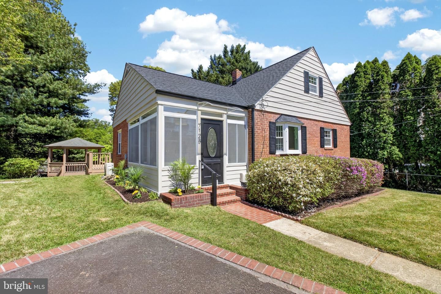 Property Photo:  7128 Parkview Avenue  VA 22042 
