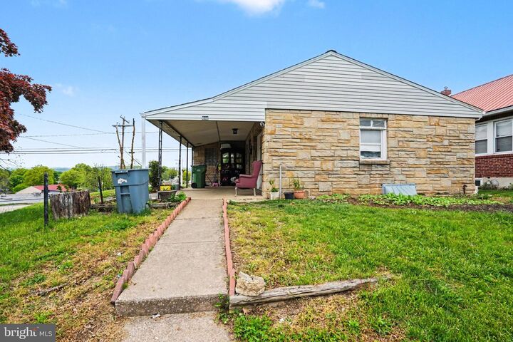 Property Photo:  101 N Progress Avenue  PA 17109 
