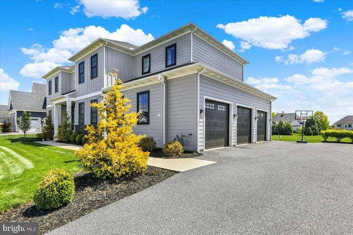 Property Photo:  658 Fleetwood Drive  PA 17543 