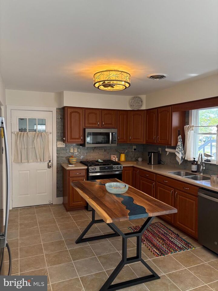 Property Photo:  14106 Derrickson Avenue  MD 21842 